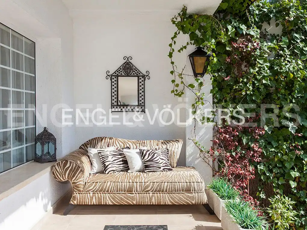 Sala de estar de Casa o chalet en venta en Sant Cugat del Vallès con Aire acondicionado, Calefacción y Jardín privado