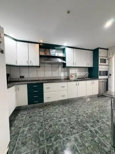 Cocina de Piso en venta en Badajoz con Calefacción, Terraza y Trastero