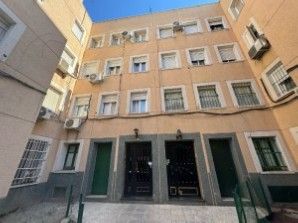 Vista exterior de Piso en venta en  Madrid Capital