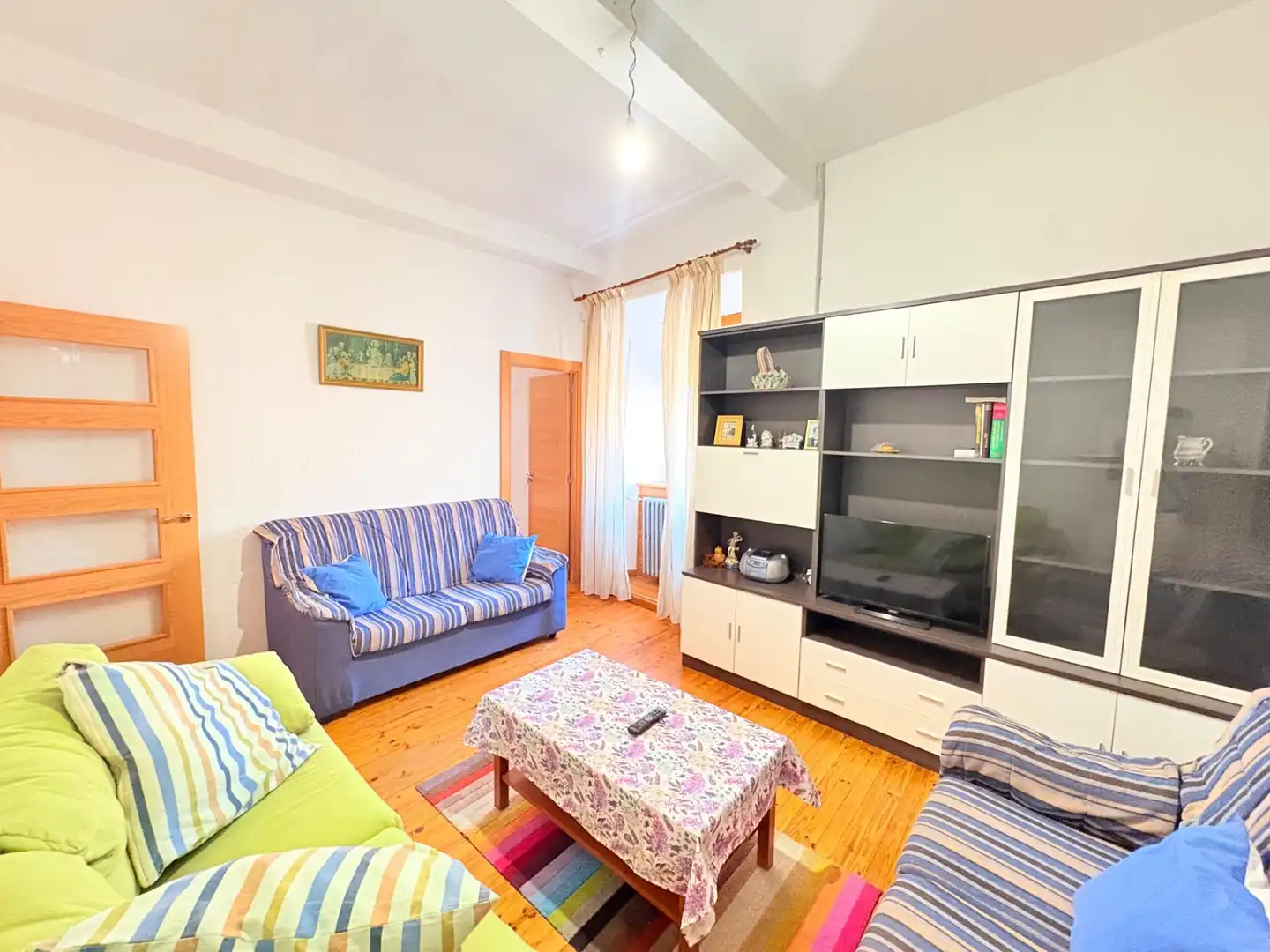 Sala de estar de Casa o chalet de alquiler en Villafranca del Bierzo con Calefacción y Amueblado
