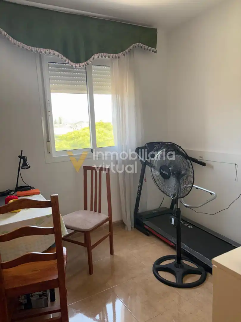 Habitación de Piso en venta en Cabra con Amueblado
