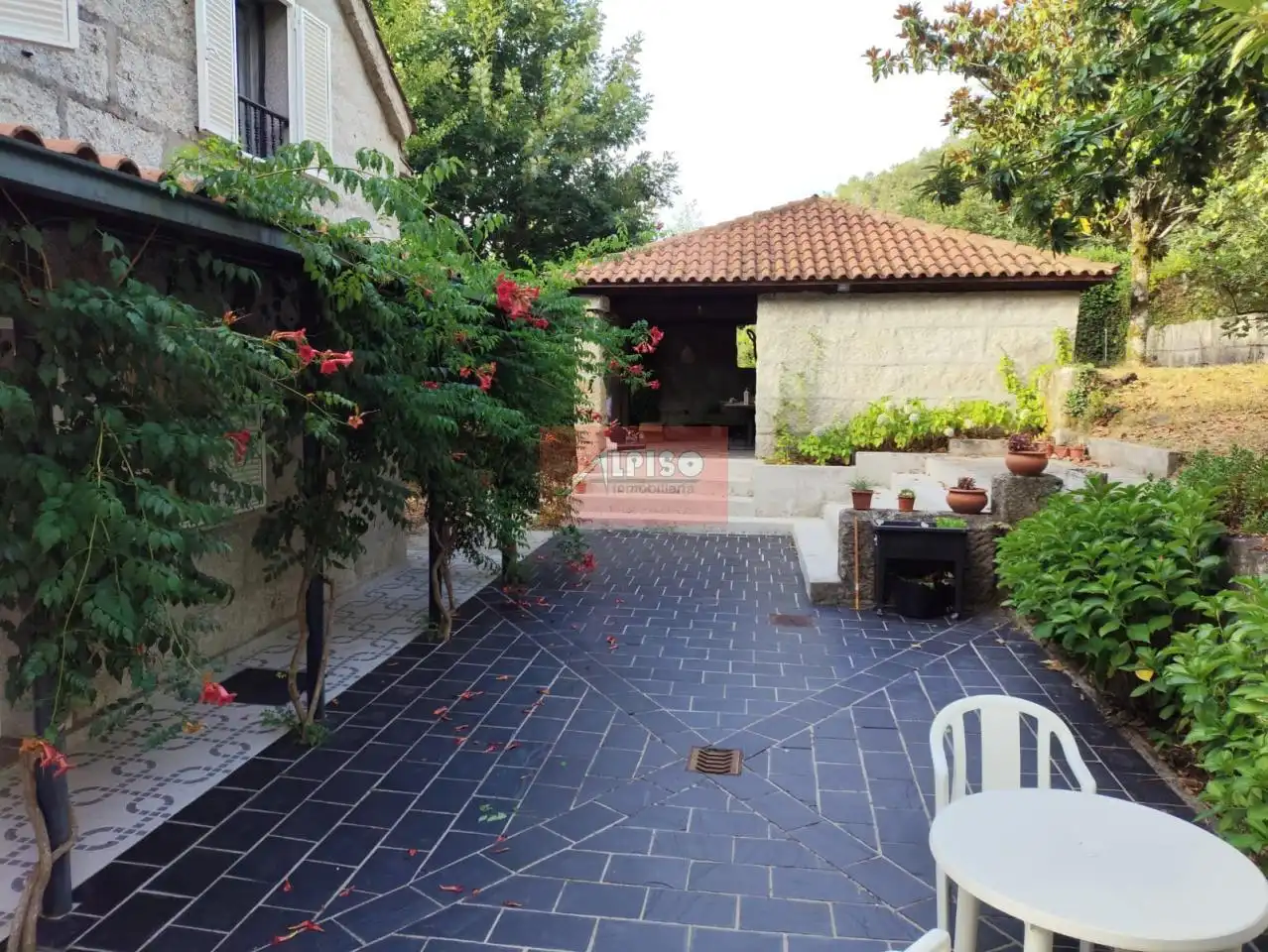 Terrassa de Casa o xalet en venda en Punxín amb Calefacció i Jardí privat