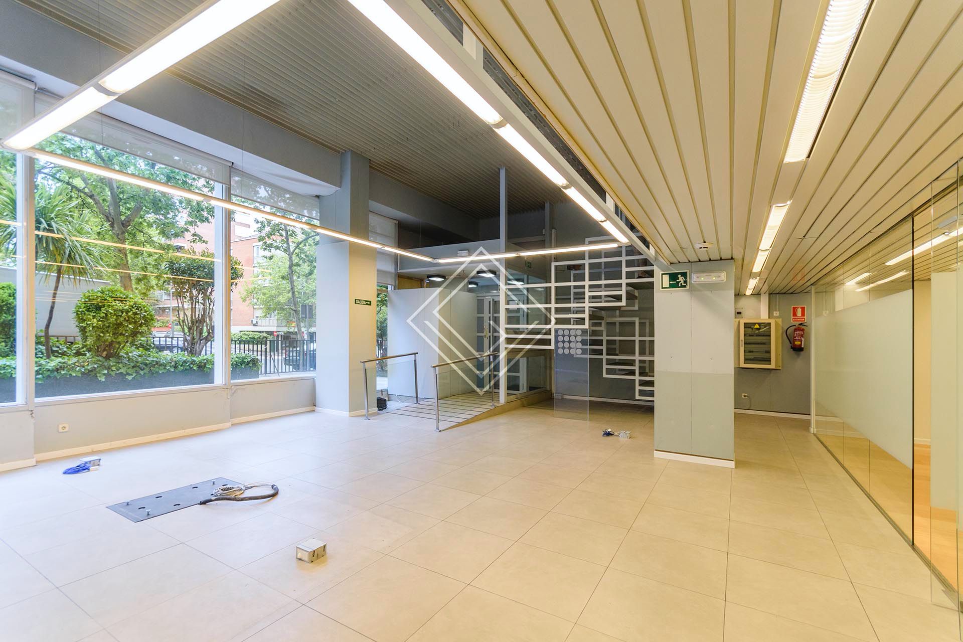 Local en venta en  Madrid Capital con Aire acondicionado, Calefacción y Alarma