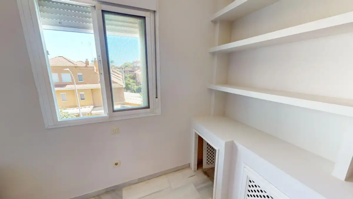 Bedroom of Flat for rent in Sevilla  with Air Conditioner, Heating and Terrace
