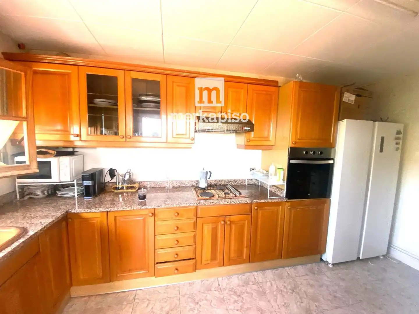 Cuina de Casa o xalet en venda en Cunit amb Jardí privat, Terrassa i Traster