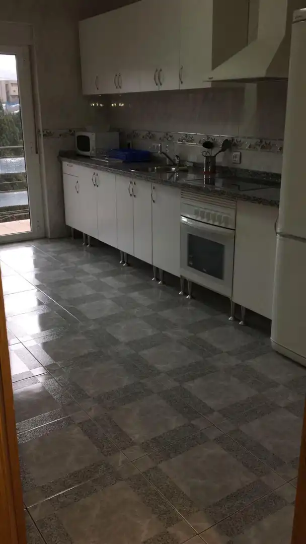 Cuina de Pis en venda en Ponferrada amb Calefacció, Terrassa i Traster