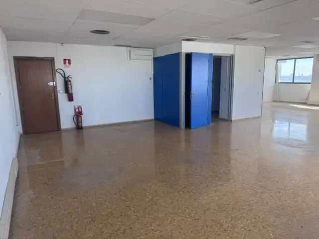 Office space with lift to rent in Carrer del Professor Beltrán Báguena, imagen 3