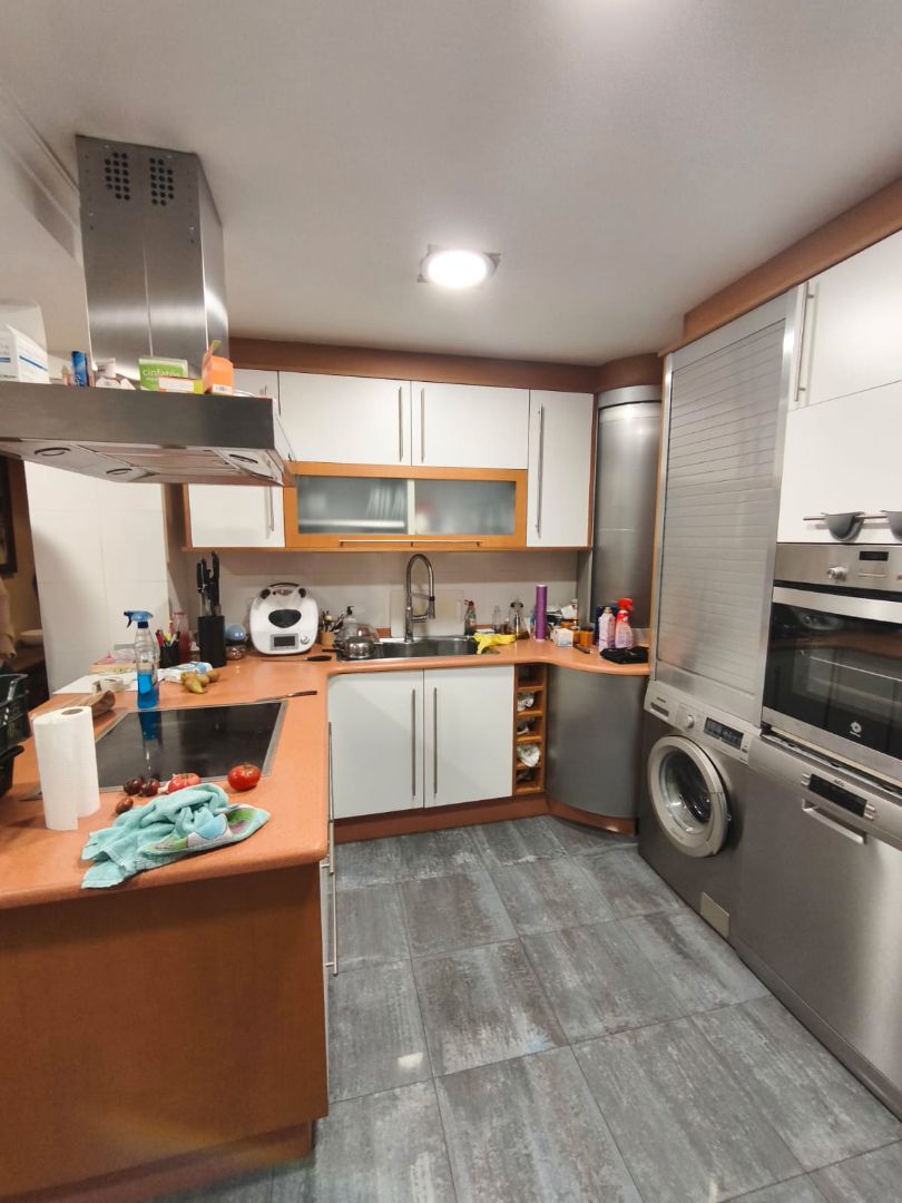 Cuina de Pis en venda en Ourense Capital  amb Calefacció, Parquet i Traster