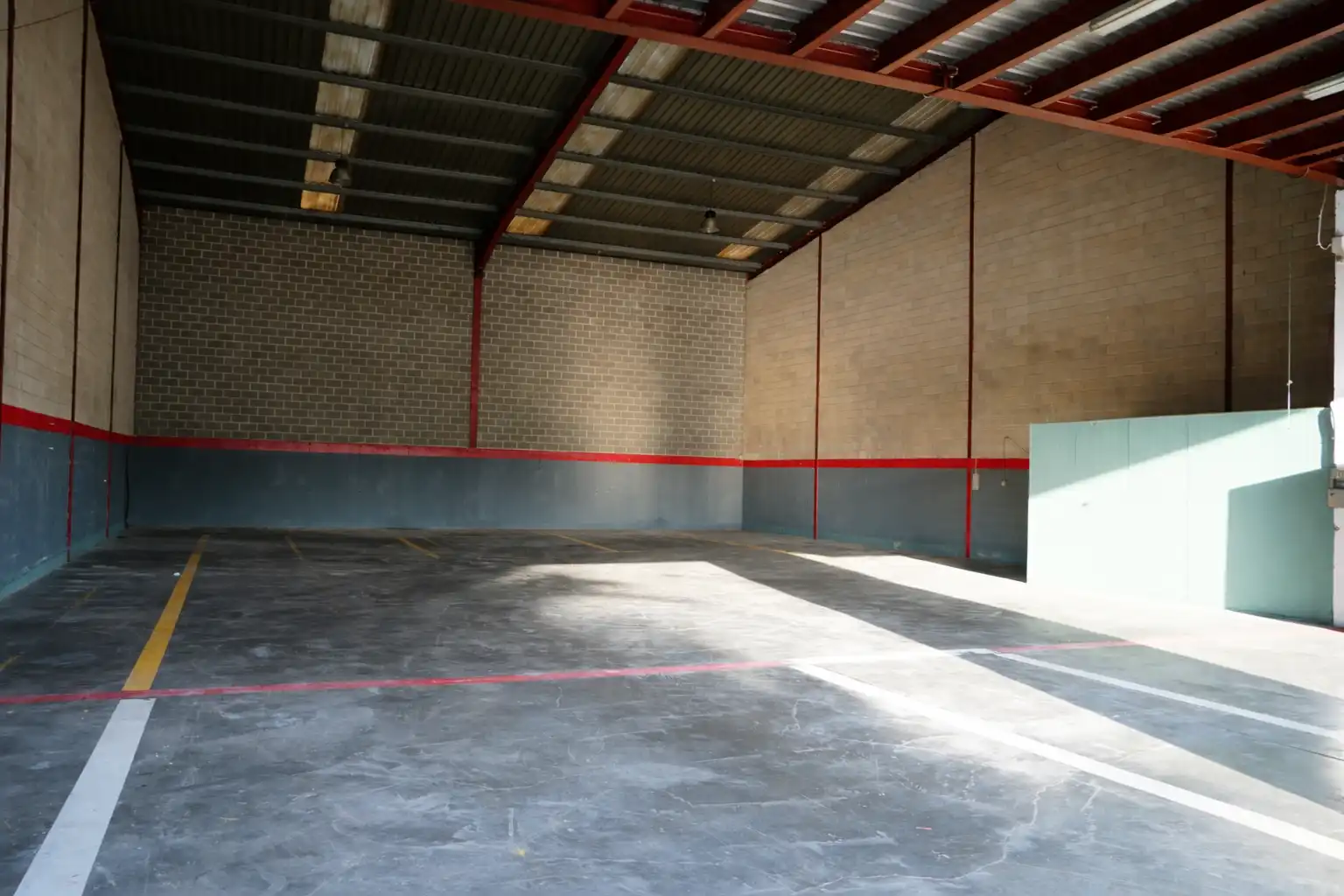 Industrial buildings for rent in Lemoa