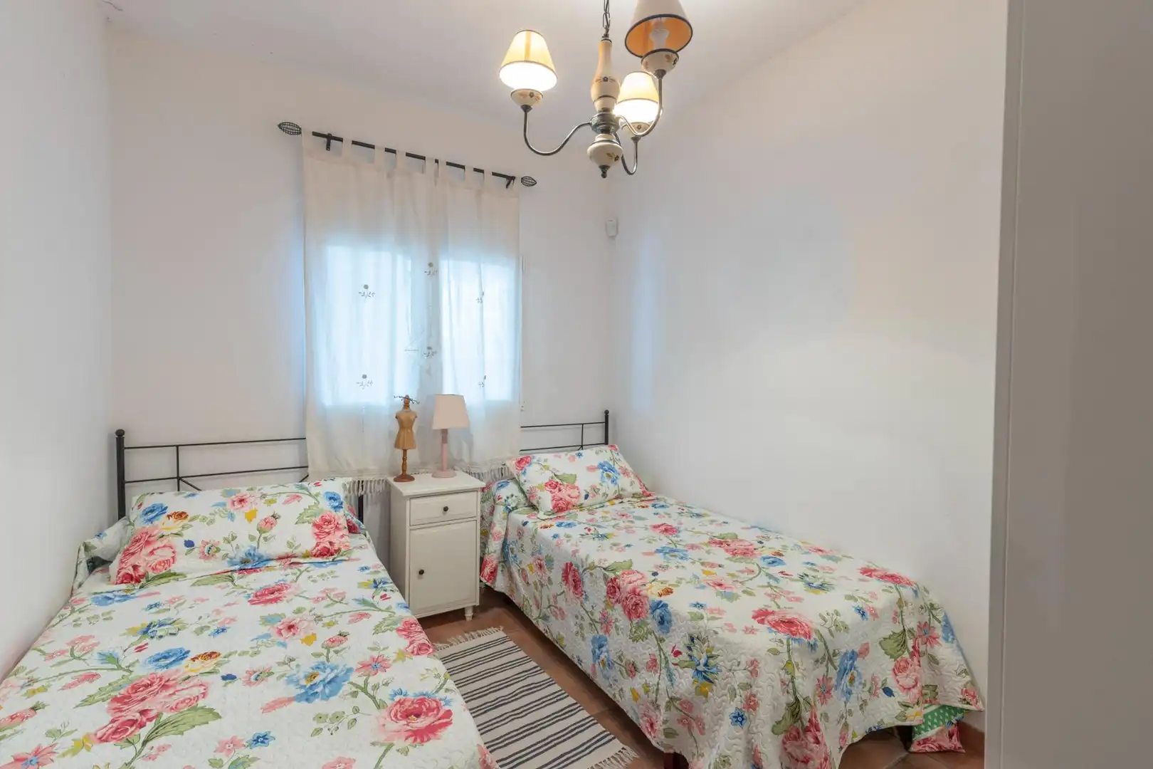 Dormitori de Finca rústica en venda en Pinos Puente amb Jardí privat, Traster i Piscina