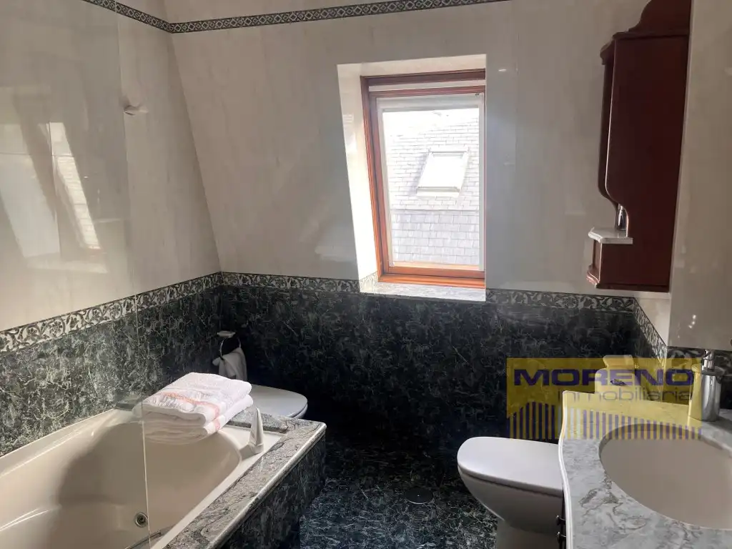 Bany de Casa o xalet en venda en Sarria