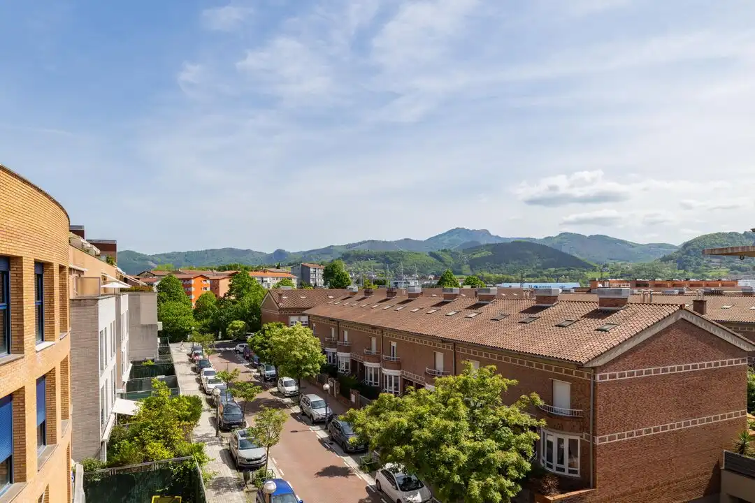 Außenansicht von Wohnung zum Verkauf in Irun  mit Heizung