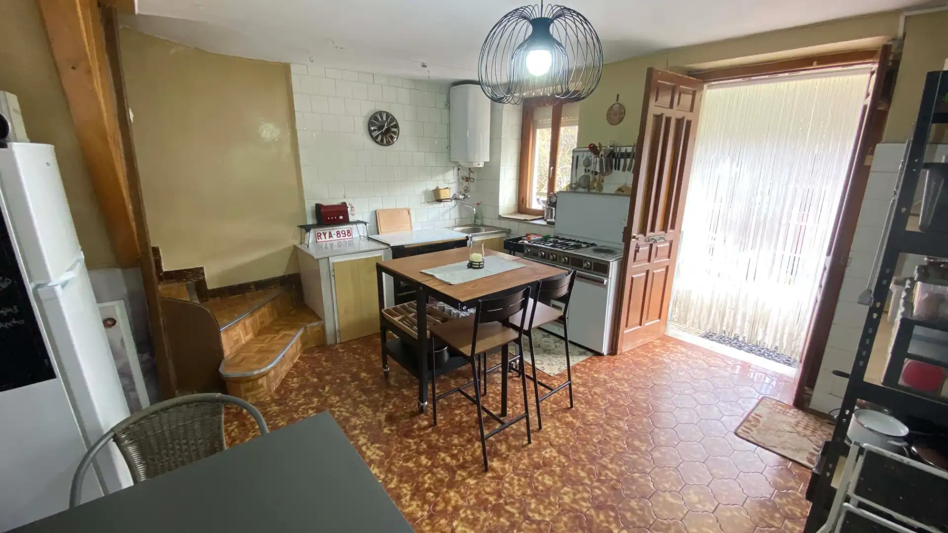 Küche von Einfamilien-Reihenhaus zum Verkauf in San Martín del Rey Aurelio mit Privatgarten, Terrasse und Möbliert