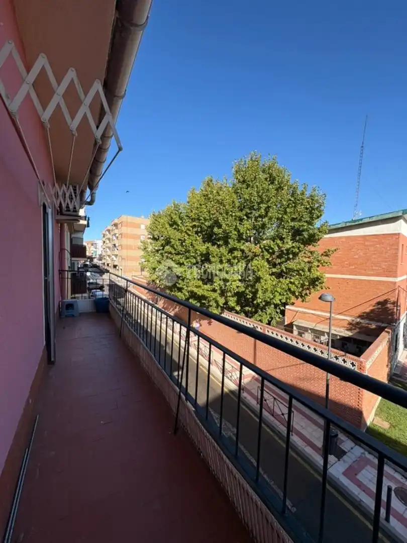 Außenansicht von Wohnung zum Verkauf in Getafe mit Klimaanlage, Heizung und Terrasse