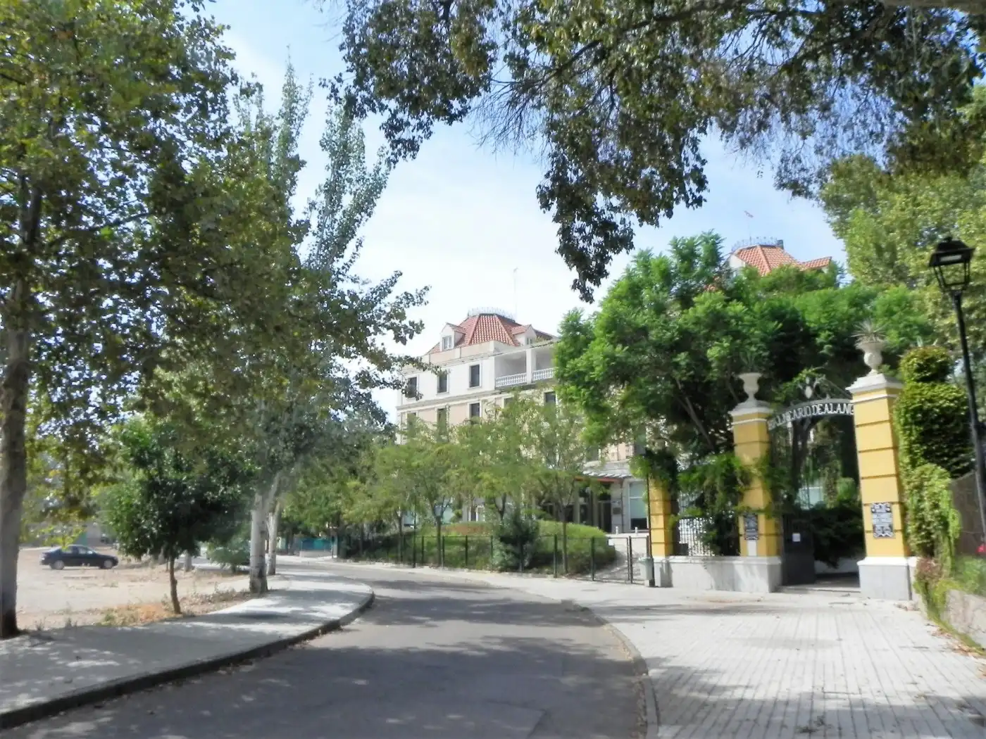 Vista exterior de Casa adosada en venta en Alange con Jardín privado, Trastero y Amueblado