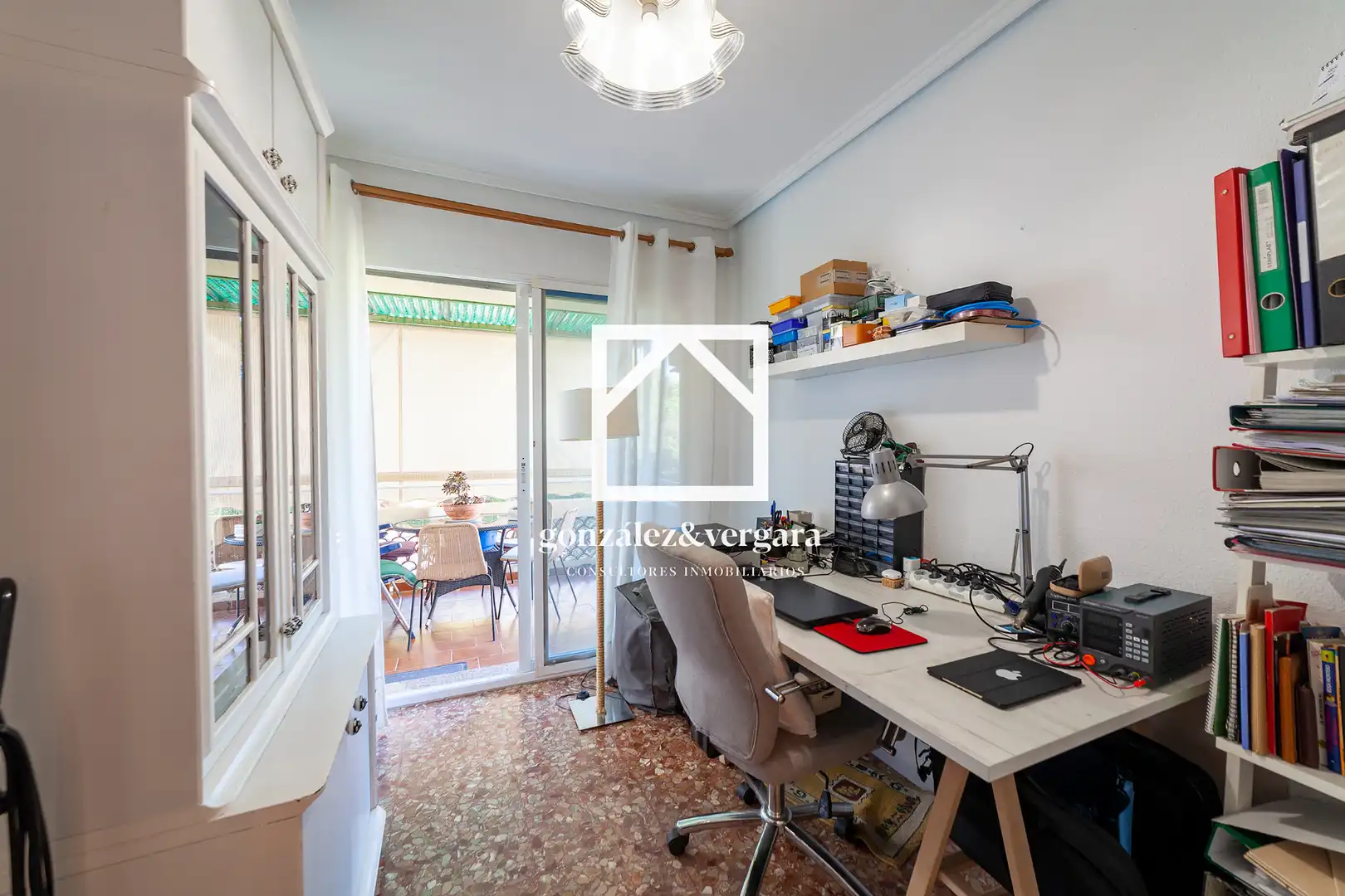 Wohnung zum Verkauf in Burjassot mit Klimaanlage, Heizung und Terrasse