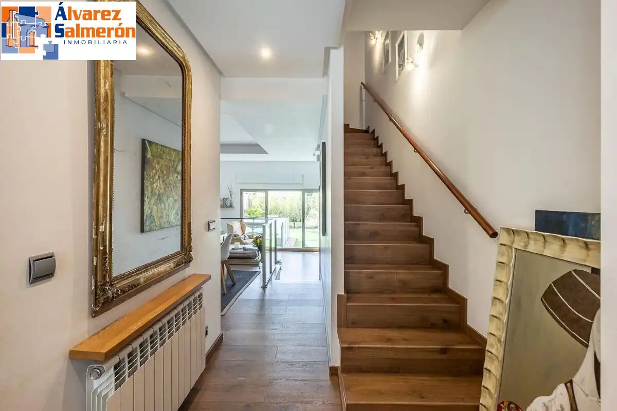 Detached homes for sale in Granada