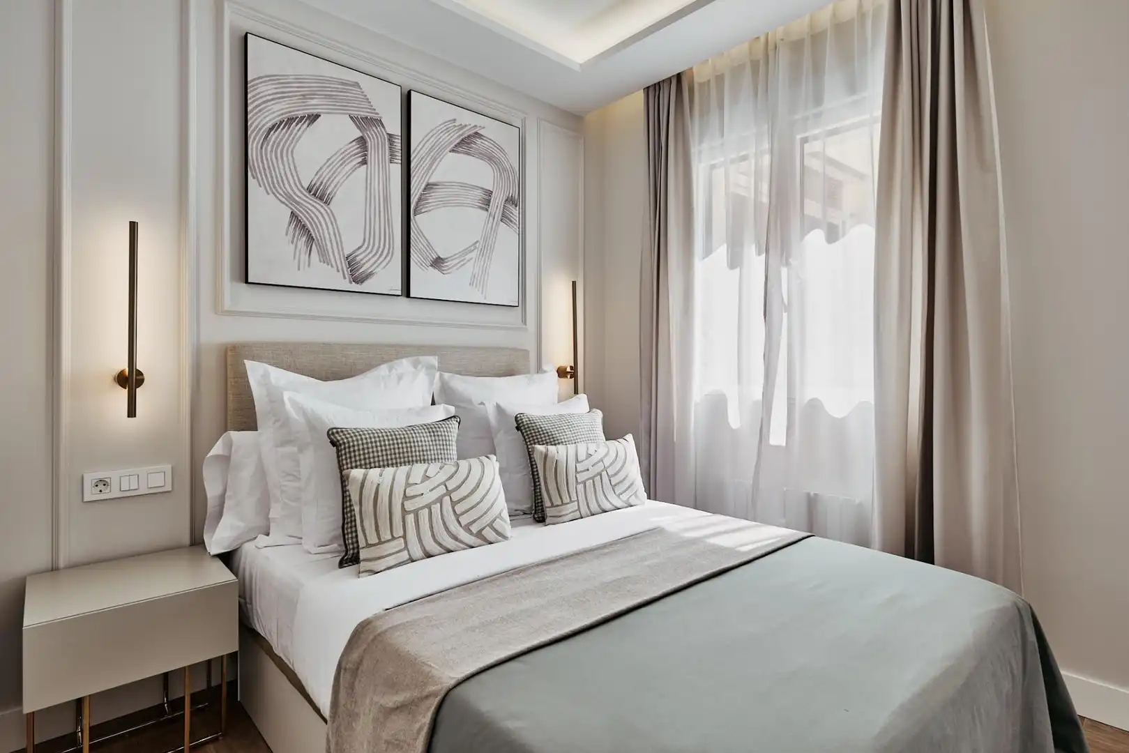 Dormitori de Apartament en venda en Madrid amb Calefacció, Terrassa i Moblat
