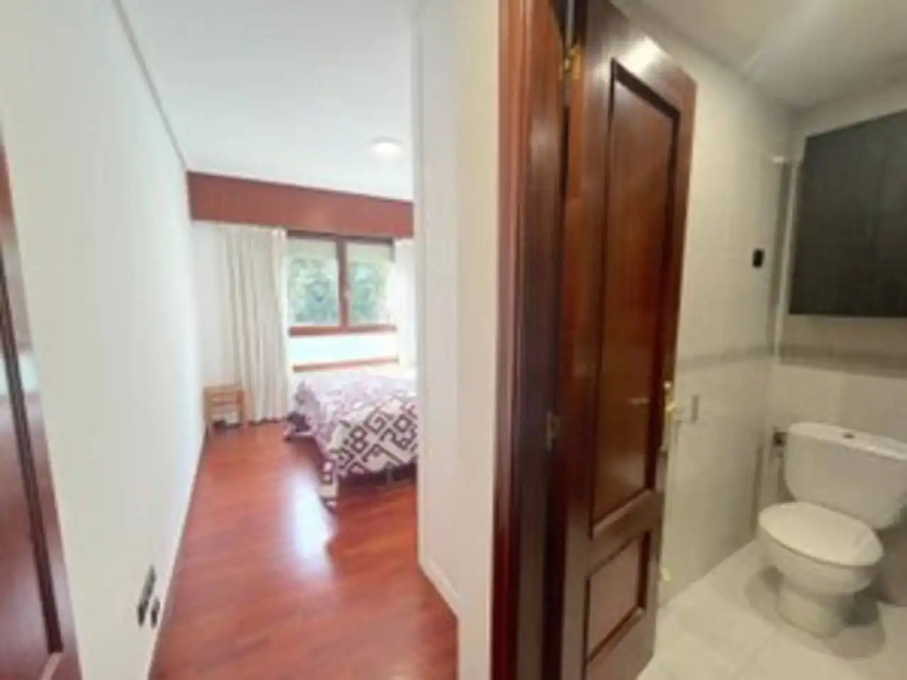Schlafzimmer von Maisonette zum Verkauf in Leioa mit Heizung, Privatgarten und Parkett