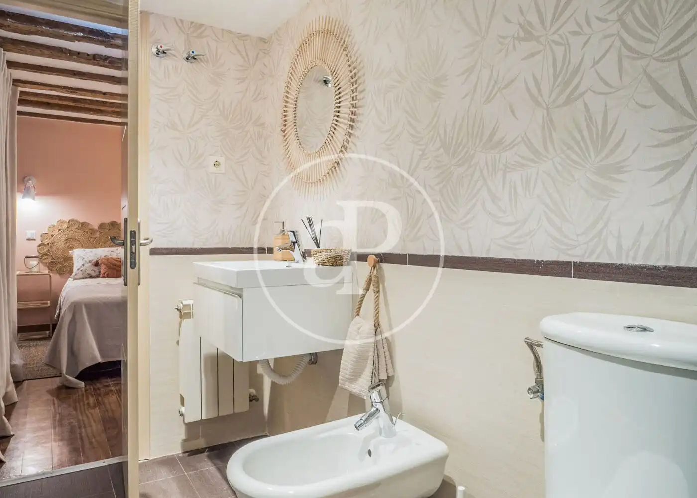 Bathroom of Flat for rent in Madrid  with Air Conditioner, Heating and Furnished
