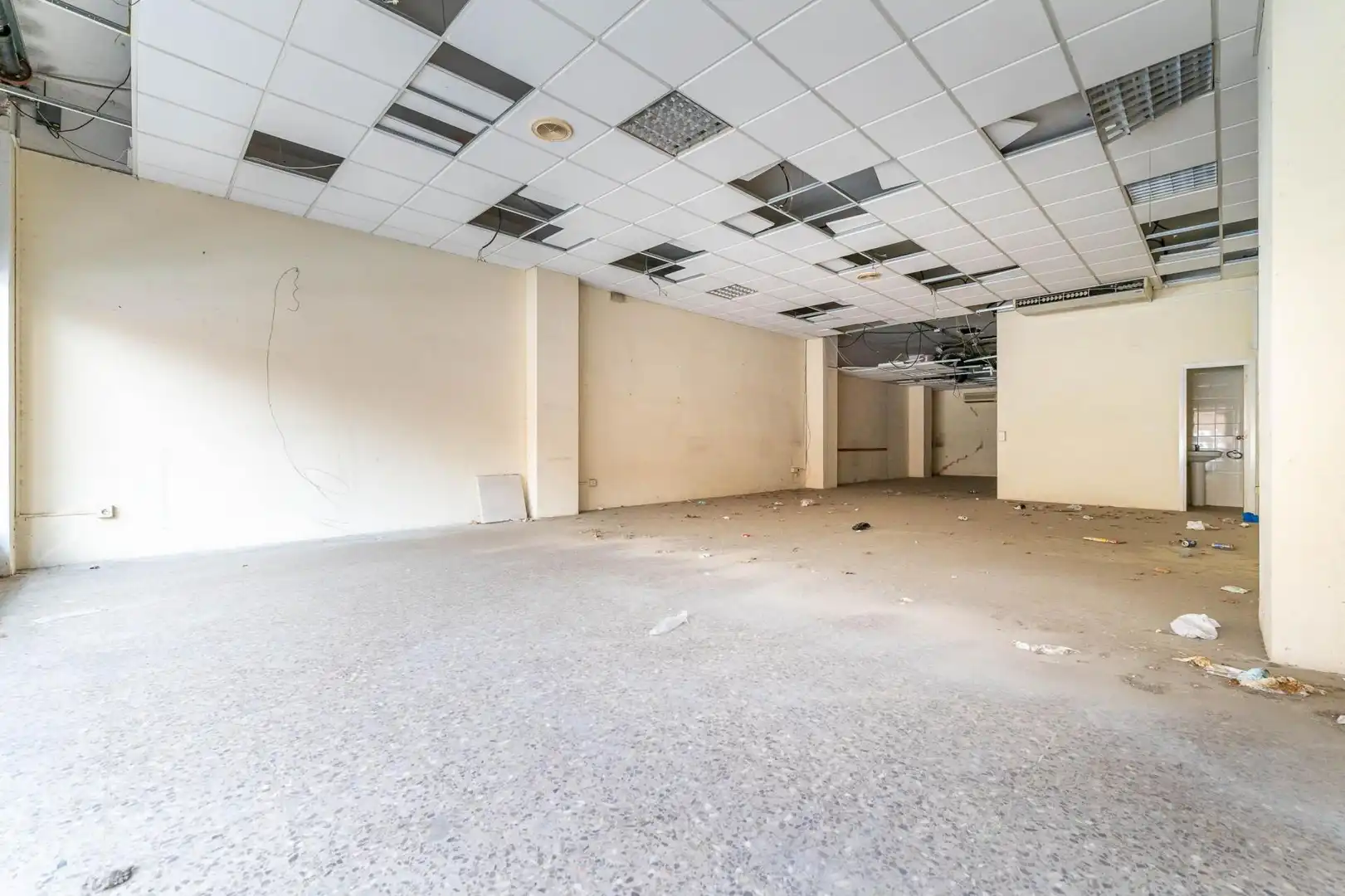 Business premises to rent in CALLE CORREDOR DEL GAS LOCAL 5-6 CASA 19 11 L, imagen 3