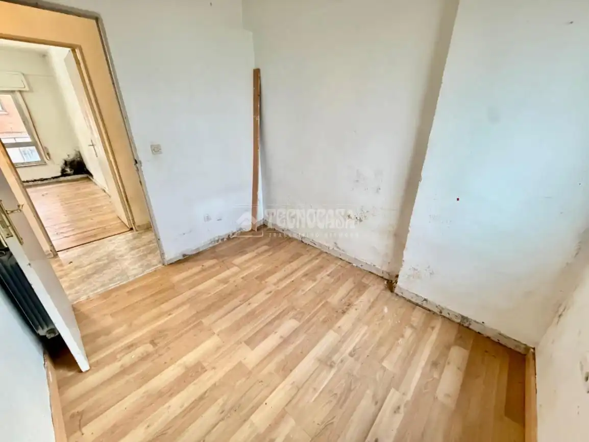 Piso en venta en León Capital  con Calefacción, Parquet y Balcón