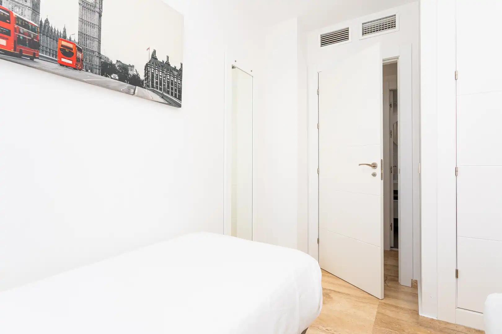 Dormitori de Apartament en venda en Marbella amb Aire condicionat, Terrassa i Traster
