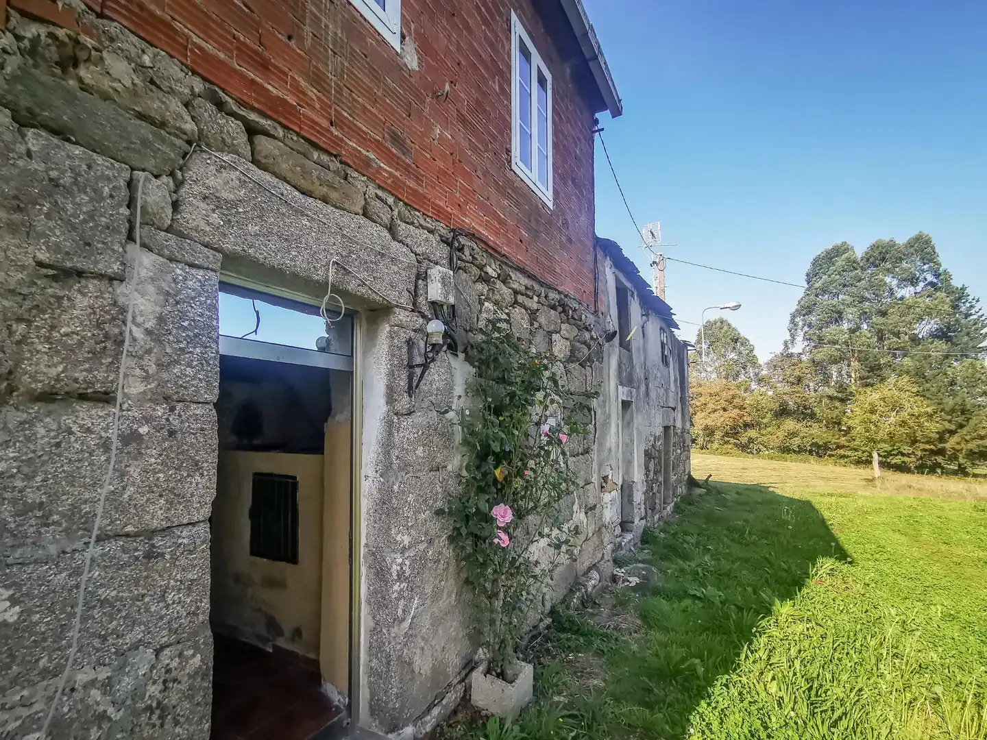 Außenansicht von Haus oder Chalet zum Verkauf in Guitiriz mit Privatgarten
