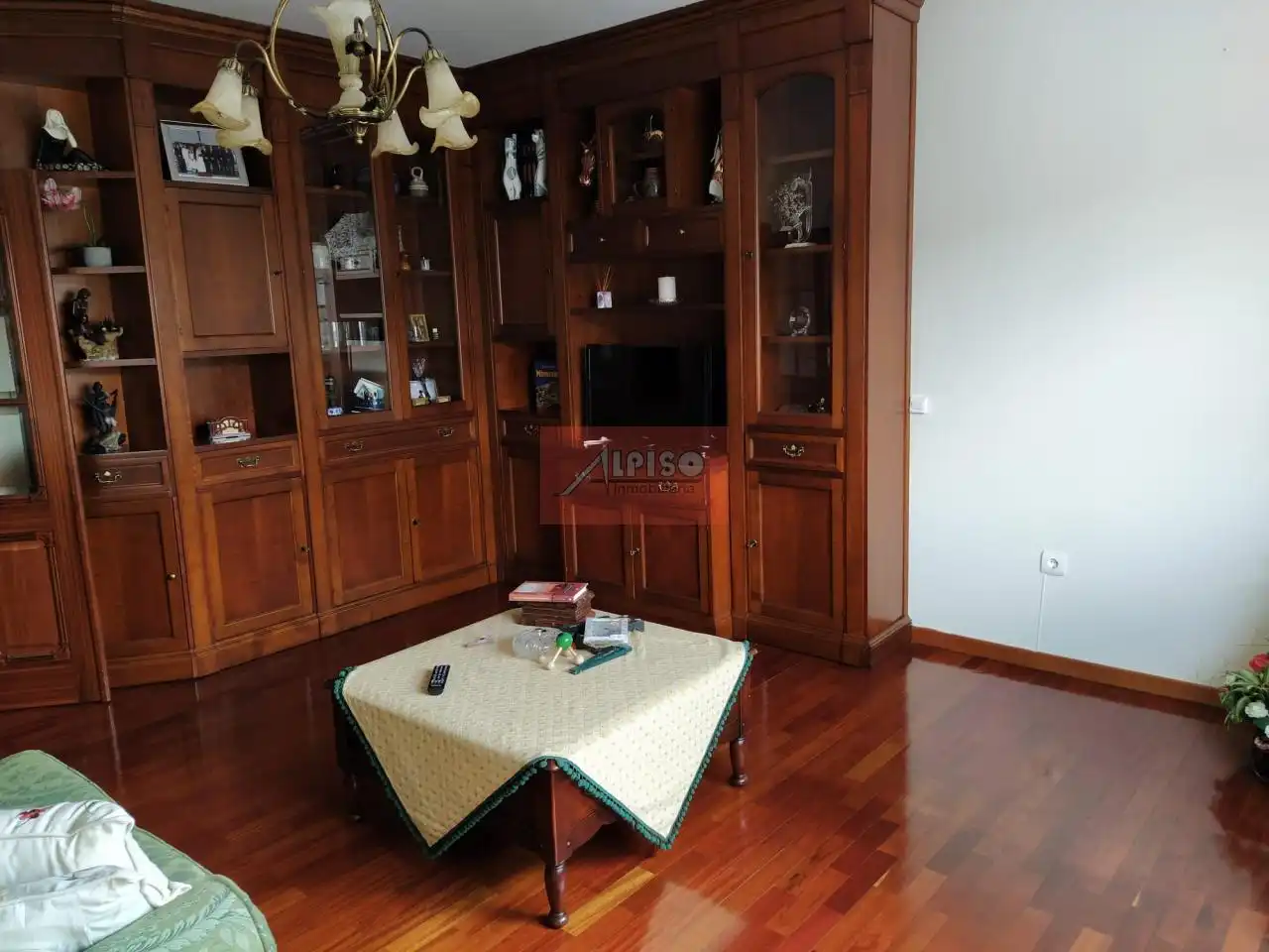 Living room of Flat for rent in Ourense Capital   with Heating, Parquet flooring and Furnished