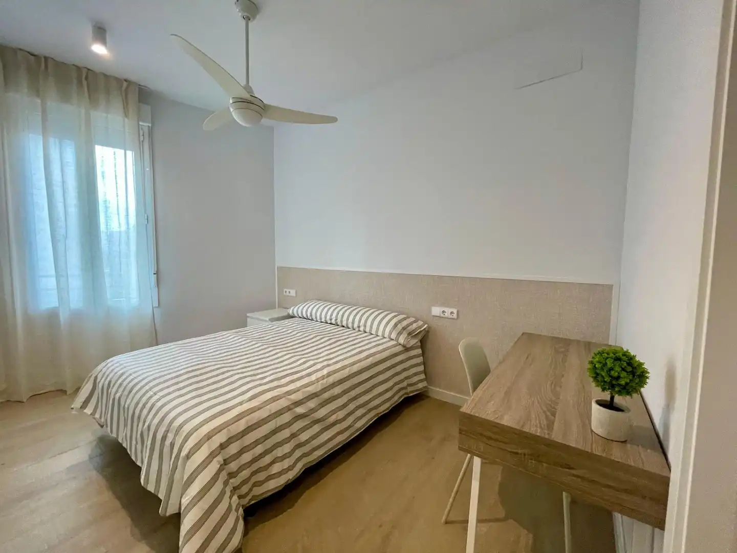 Habitació a Plaza Crevillente - Antiguos Juzgados - El Asilo