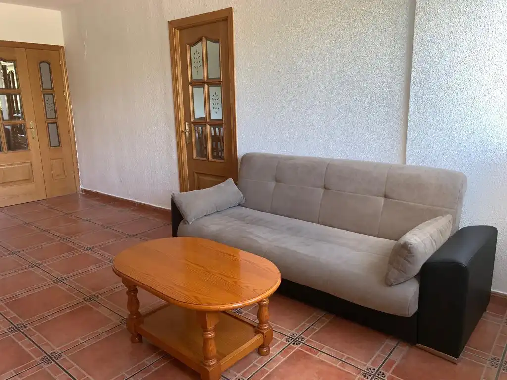 Sala d'estar de Pis de lloguer en Mejorada del Campo amb Calefacció
