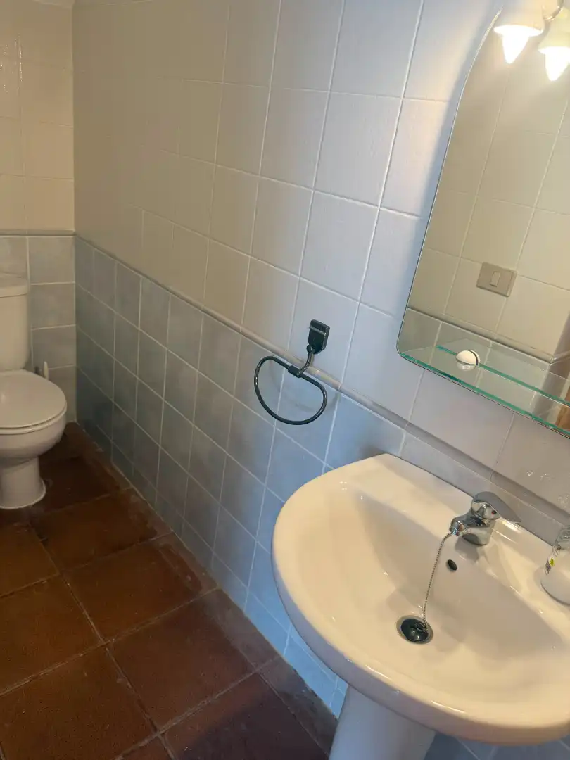 Bany de Casa adosada en venda en Cortes de Arenoso amb Calefacció, Moblat i Forn