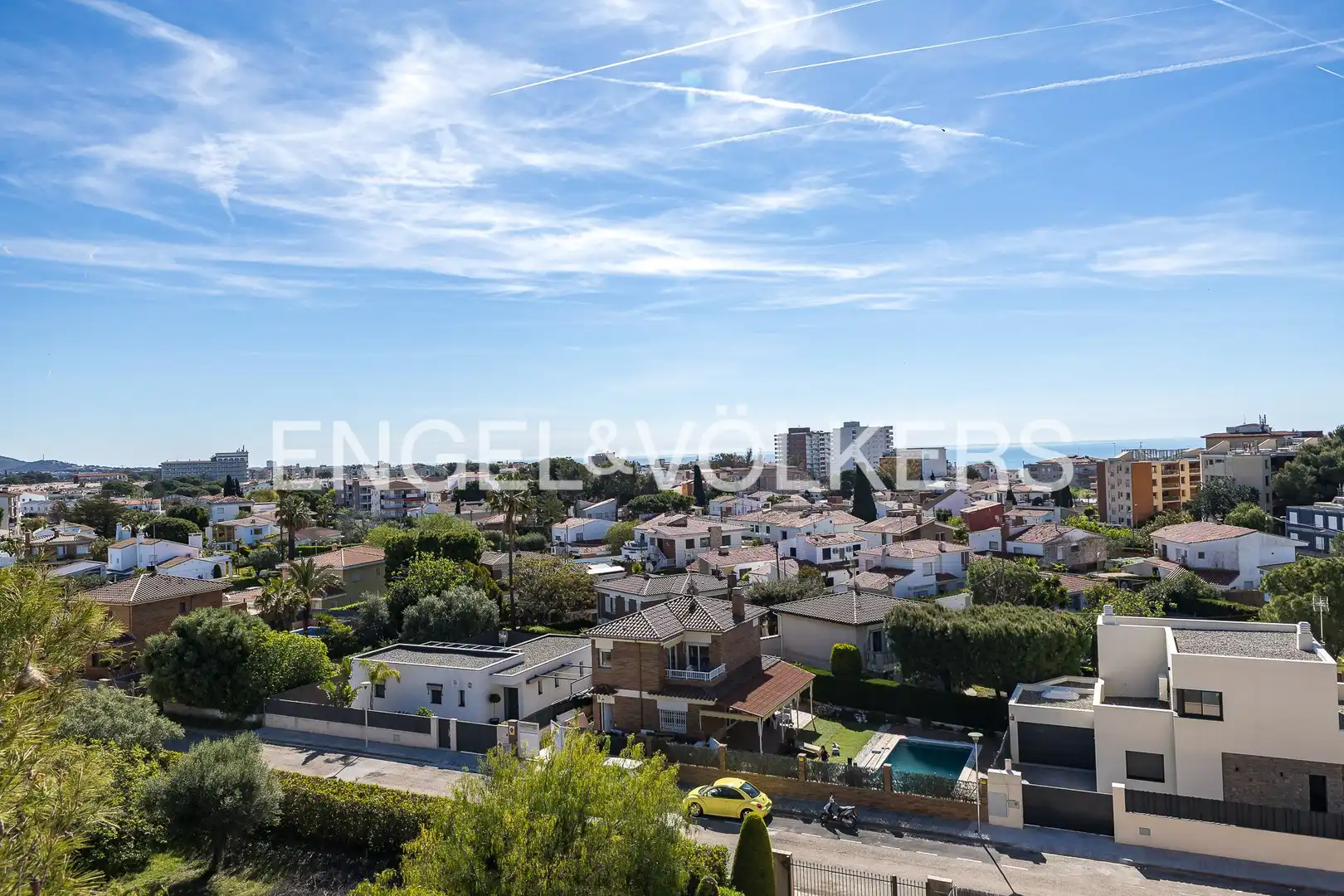 Vista exterior de Àtic en venda en El Vendrell amb Aire condicionat, Calefacció i Jardí privat