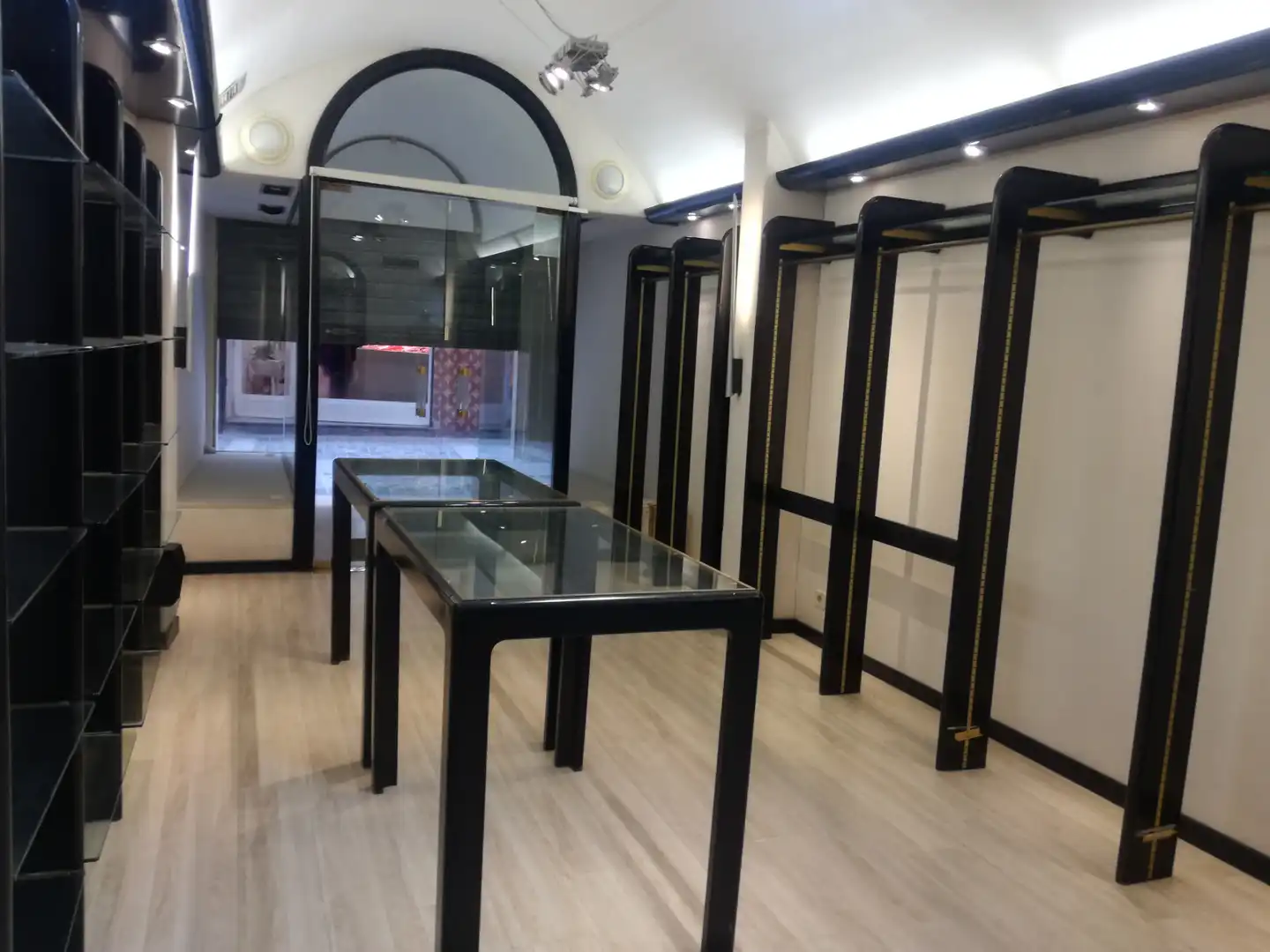 Local comercial en venta en Travesía Teatinos 4, imagen 4