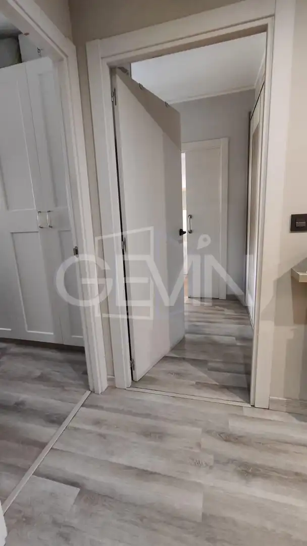 Piso en venta en Santa Perpètua de Mogoda con Calefacción, Trastero y Balcón