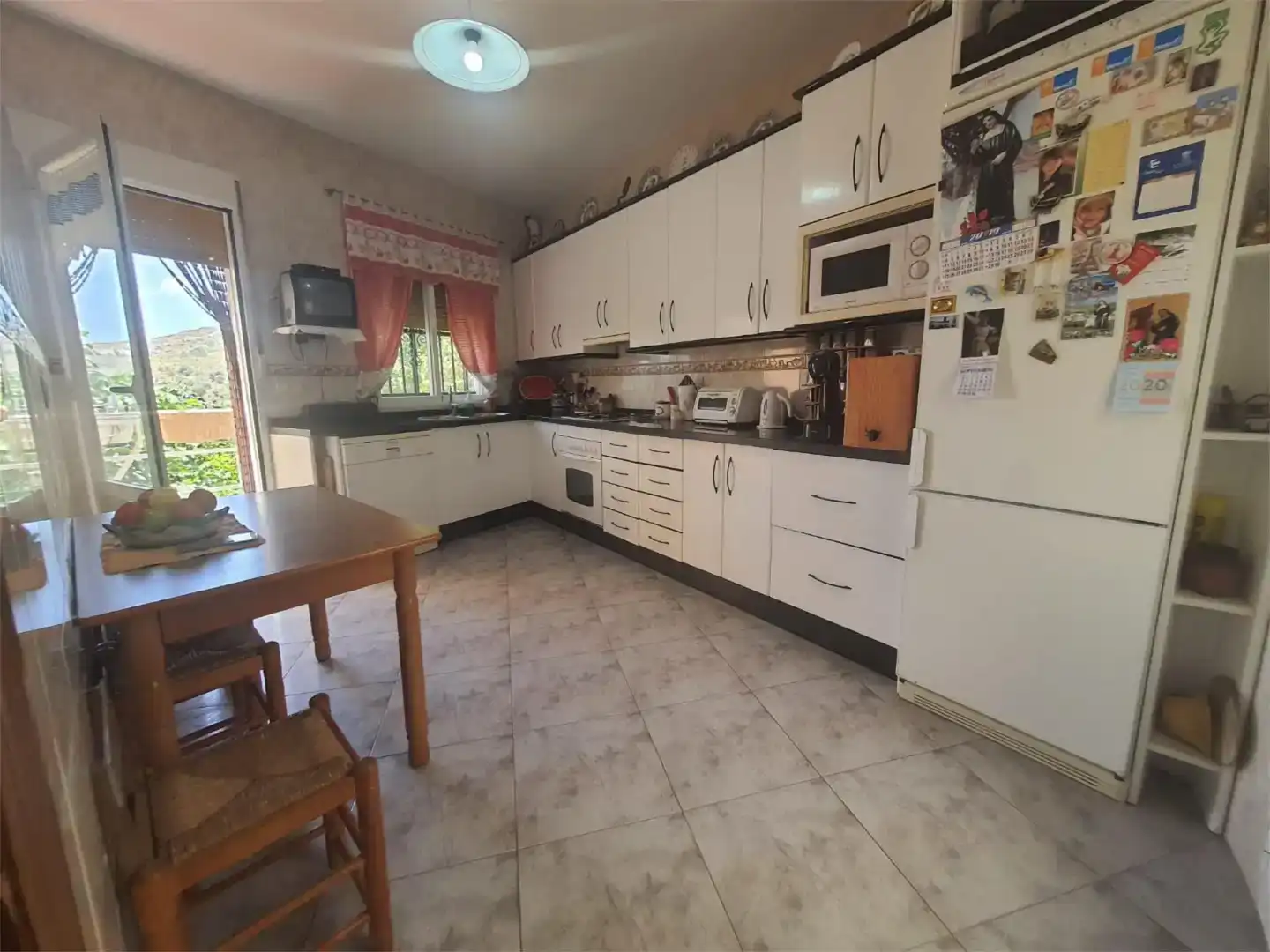 Cuina de Casa adosada en venda en Cádiar amb Piscina, Moblat i Forn
