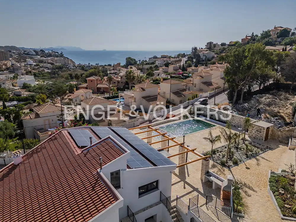 Terrassa de Casa o xalet en venda en El Campello amb Aire condicionat, Calefacció i Jardí privat