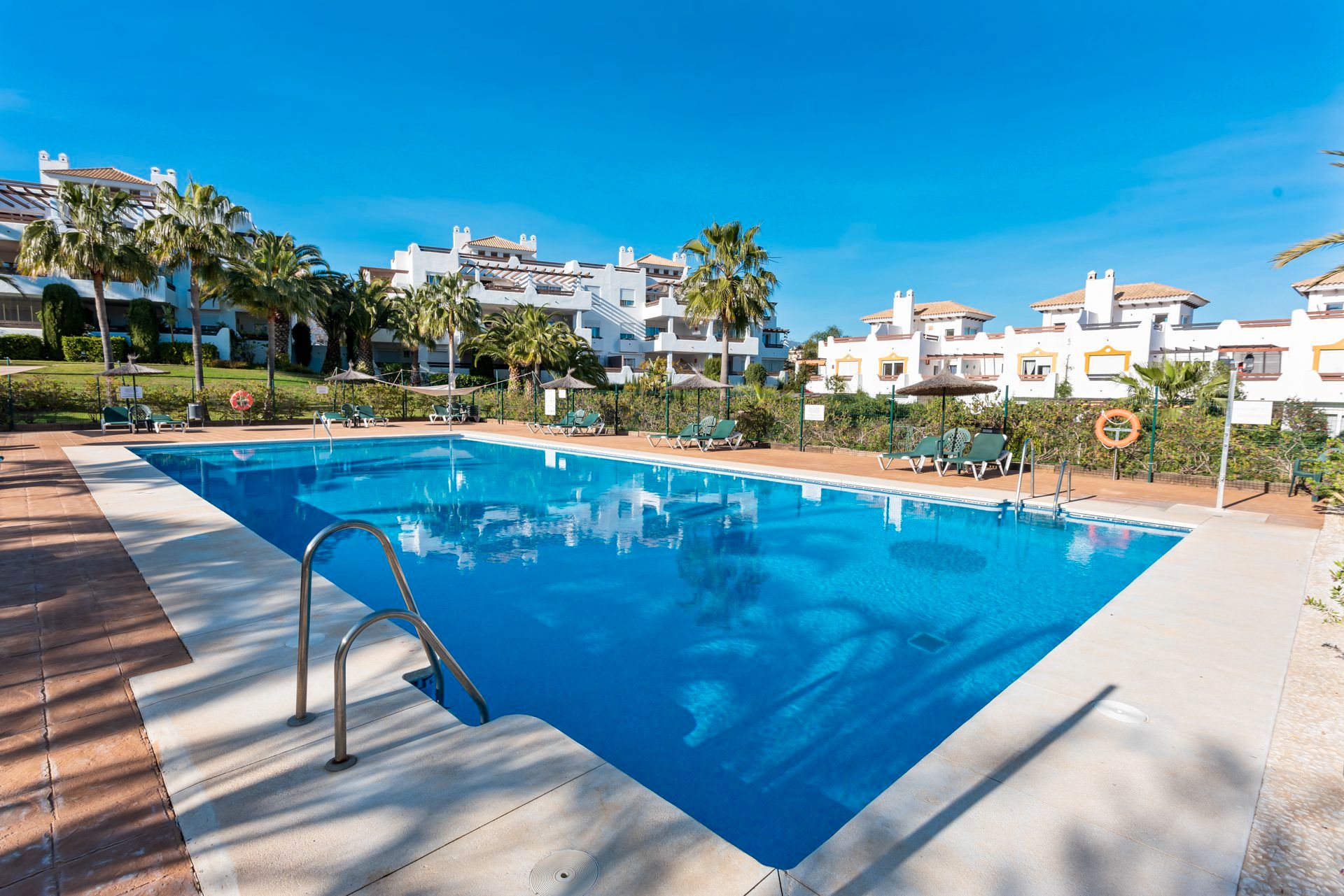 Garden of Attic for sale in Estepona  with Air Conditioner, Heating and Parquet flooring