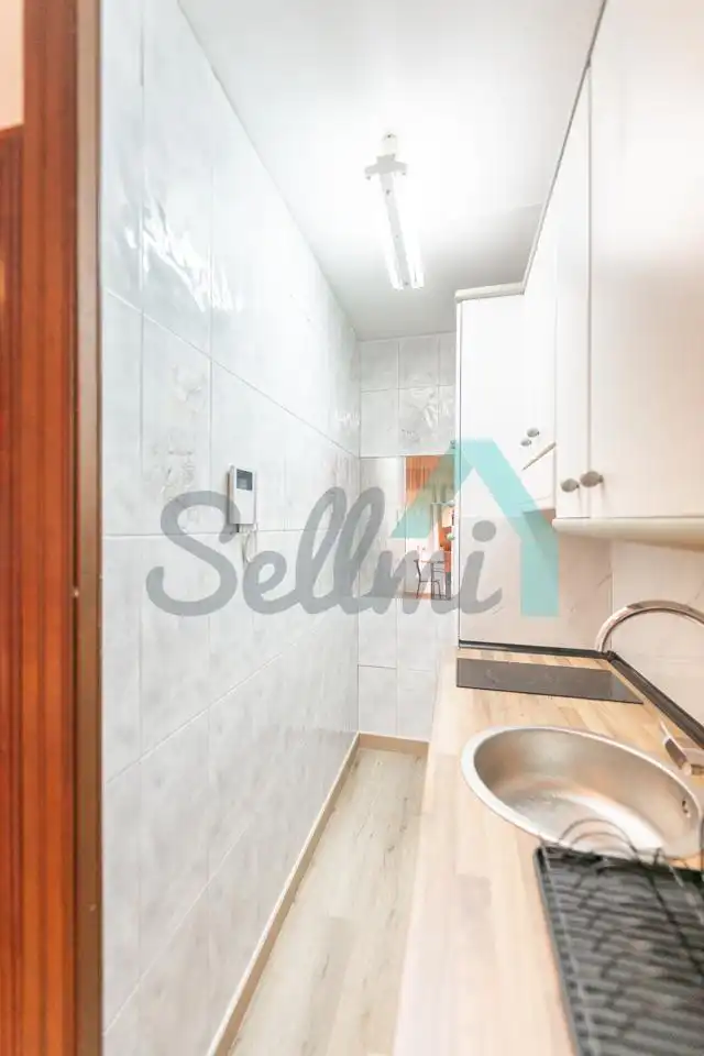 Cocina de Estudio de alquiler en Oviedo  con Parquet y Amueblado