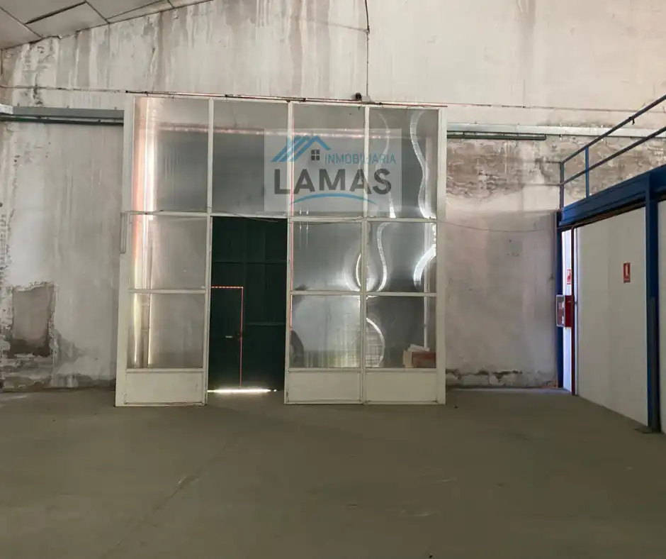 Außenansicht von Fabrikhallen zur Miete in Navalmoral de la Mata