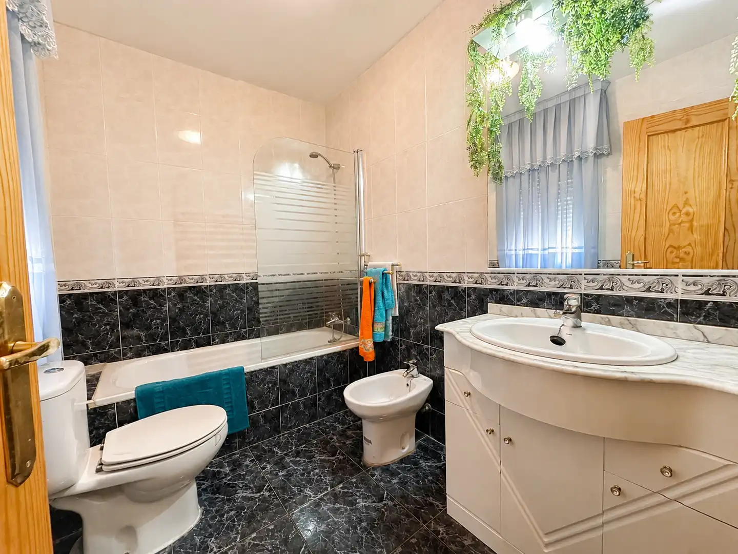 Baño de Casa o chalet en venta en Nuevo Baztán con Aire acondicionado, Calefacción y Jardín privado