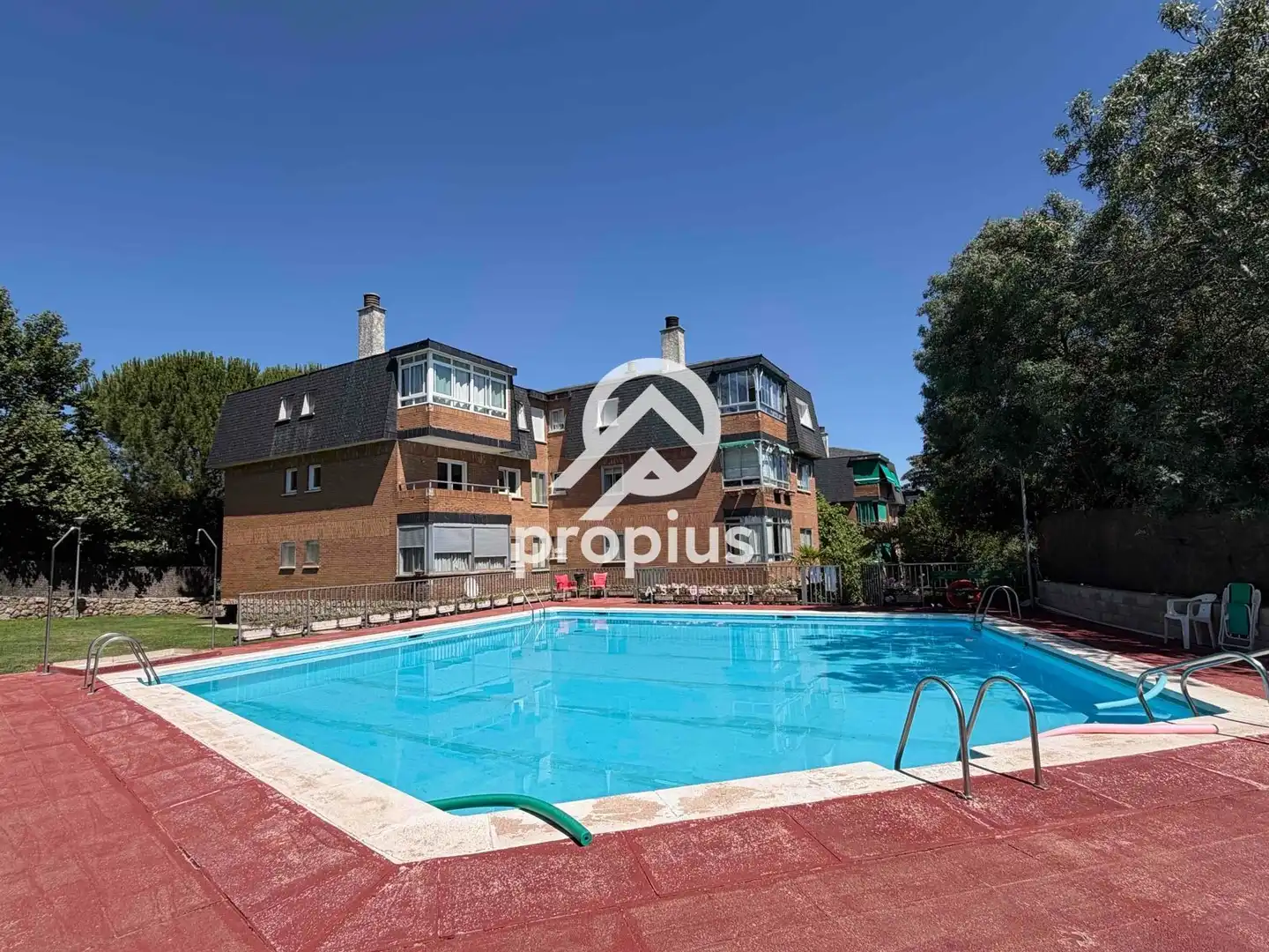 Piscina de Piso en venta en Hoyo de Manzanares con Calefacción, Parquet y Terraza