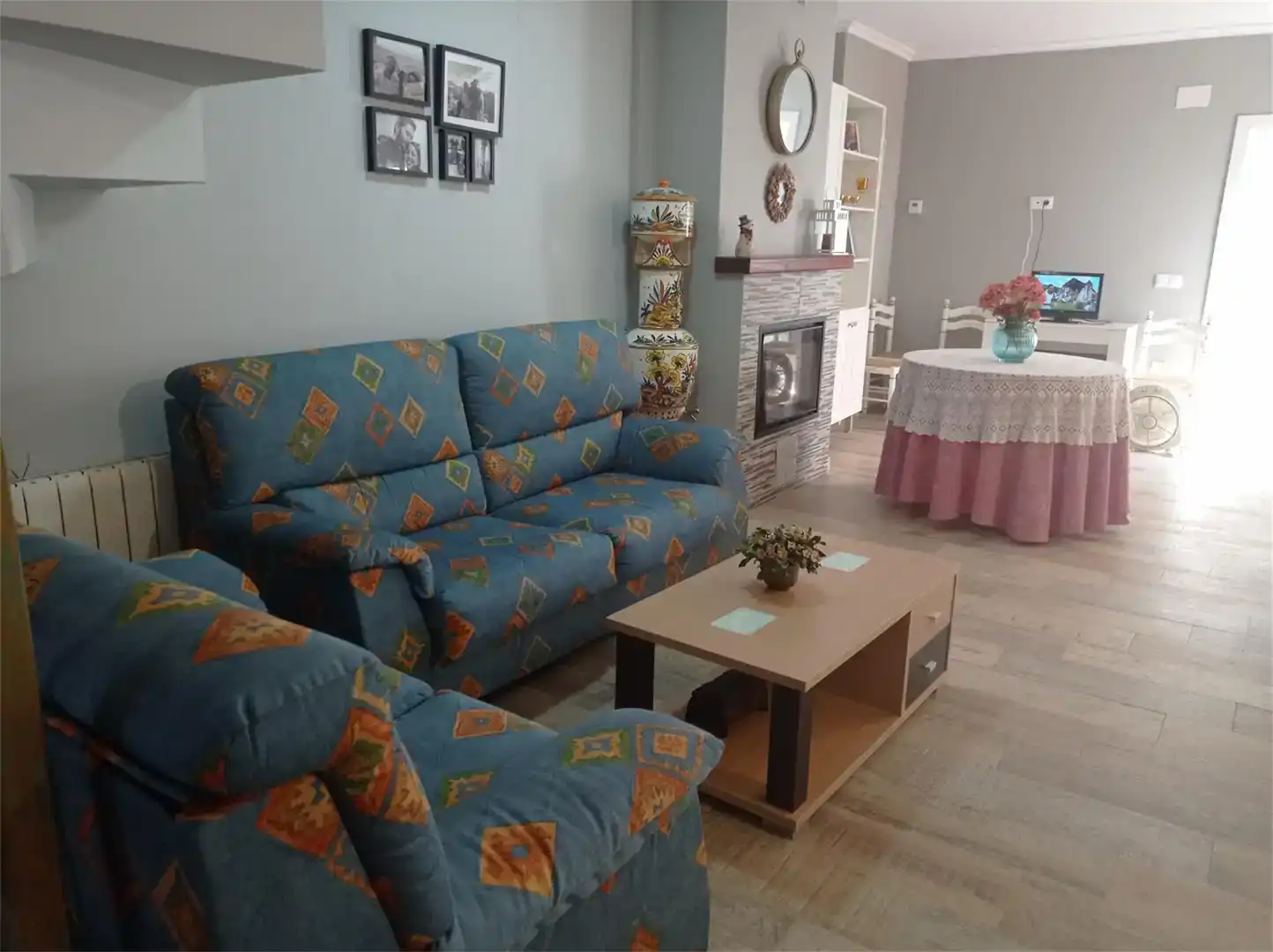 Sala d'estar de Casa adosada en venda en Tobarra amb Balcó