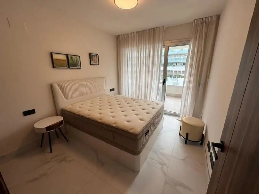 Habitación de Apartamento de alquiler en Marbella con Aire acondicionado, Terraza y Piscina
