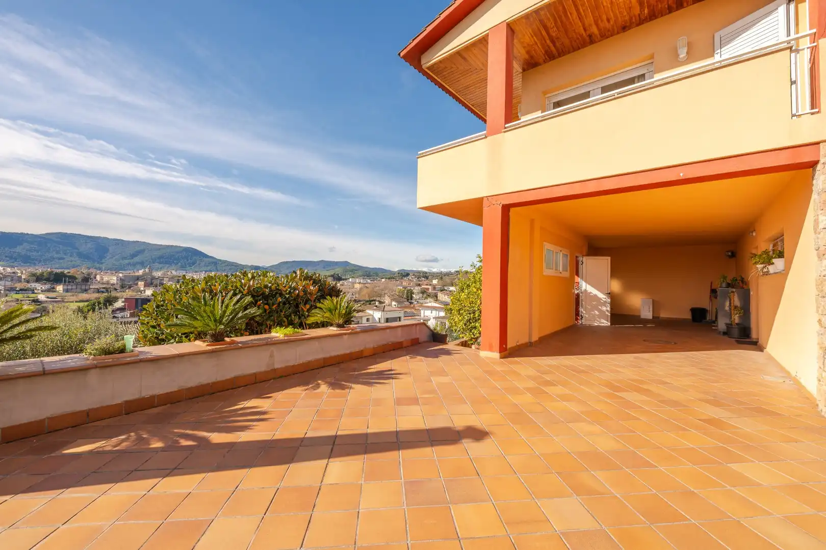 Vista exterior de Casa o chalet en venta en Banyoles con Terraza, Piscina y Balcón