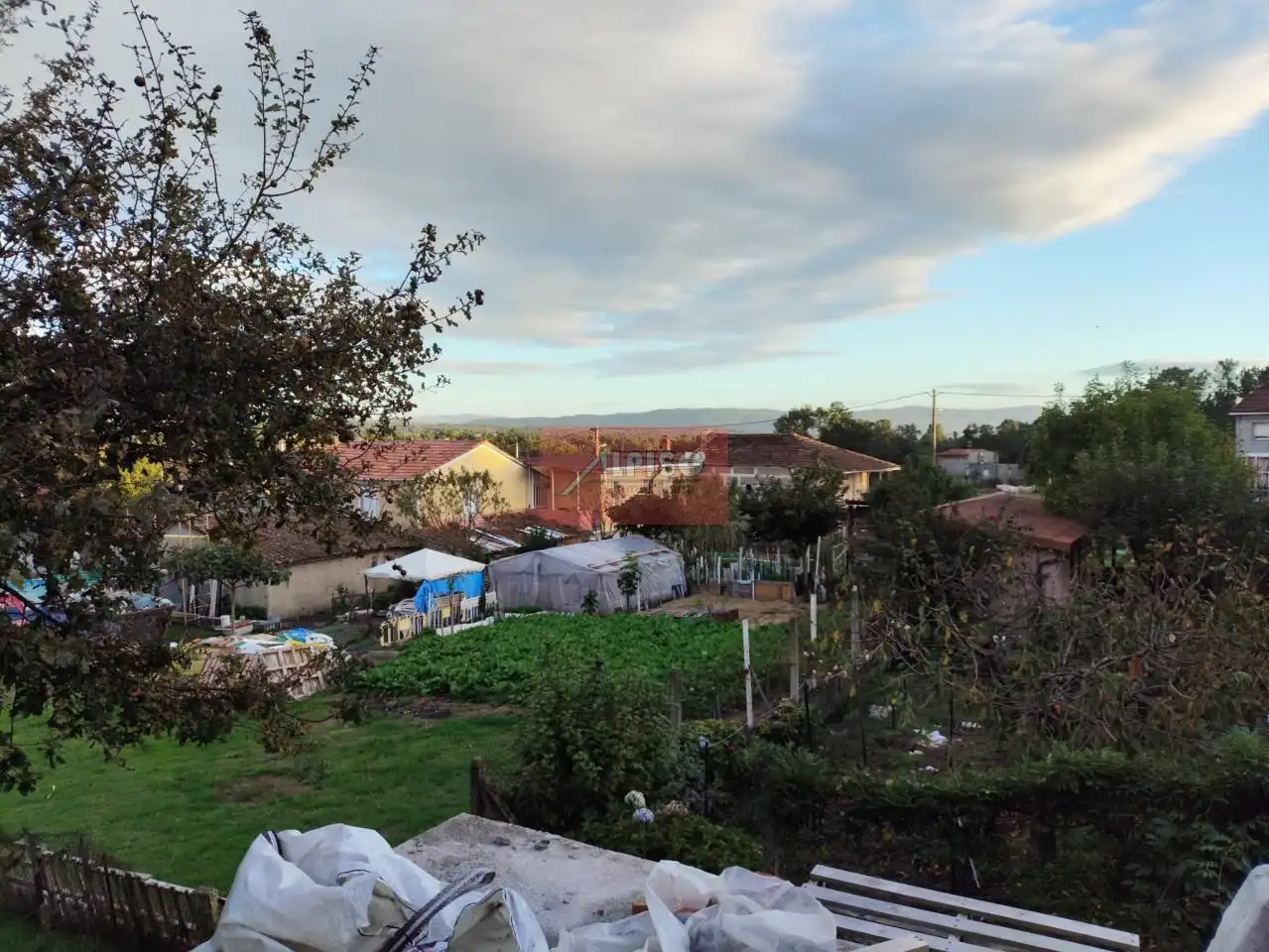 Casa o xalet en venda en San Cibrao das Viñas amb Calefacció, Jardí privat i Balcó