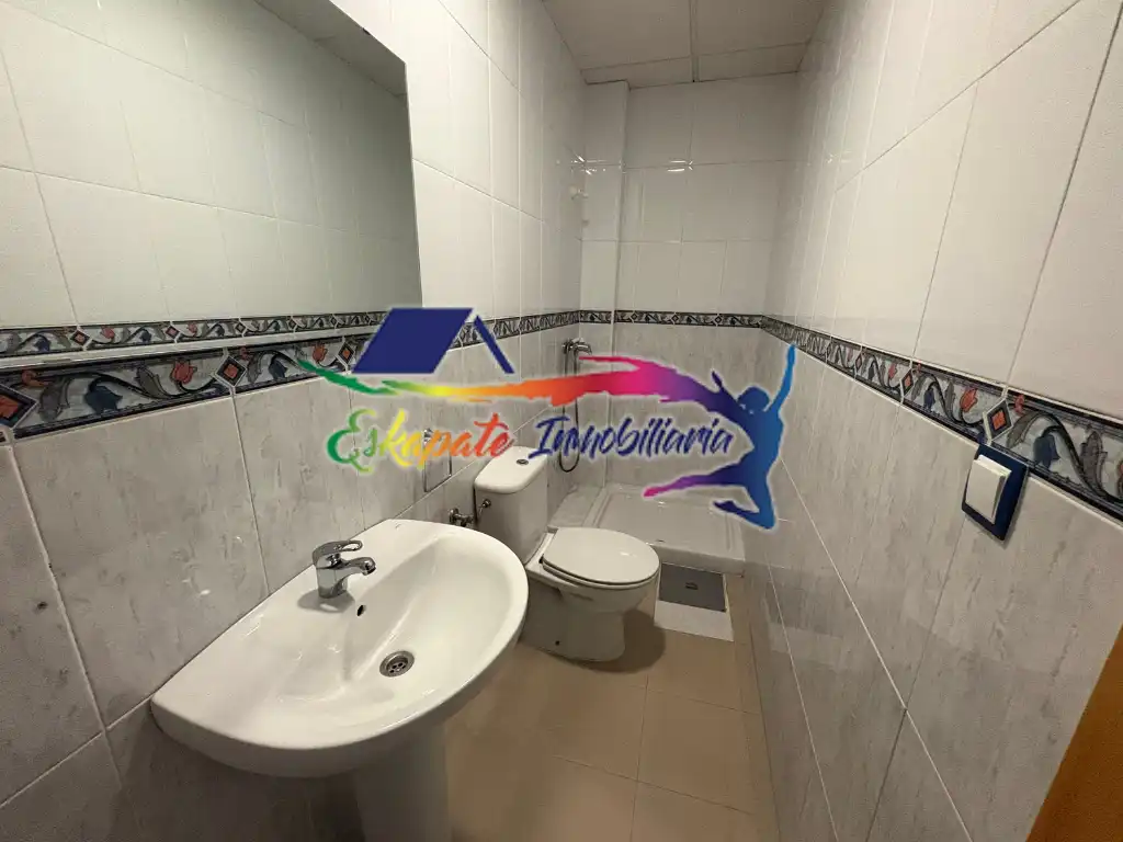 Baño de Local en venta en Villacañas con Amueblado