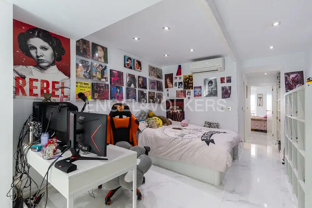 Dormitori de Apartament de lloguer en Valencia amb Aire condicionat, Calefacció i Terrassa
