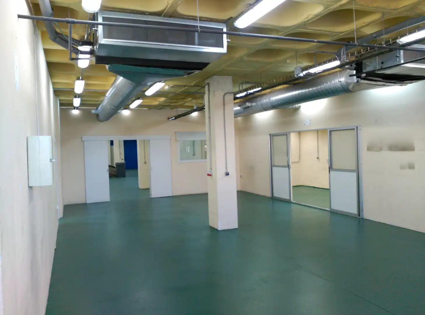 Office for sale in Madrid  with Air Conditioner, Heating and Internet