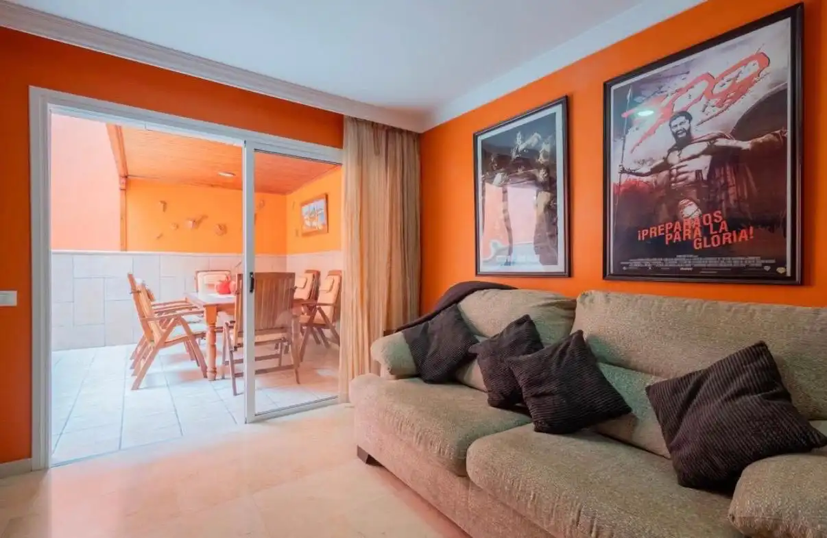 Sala d'estar de Casa adosada en venda en Las Palmas de Gran Canaria amb Terrassa